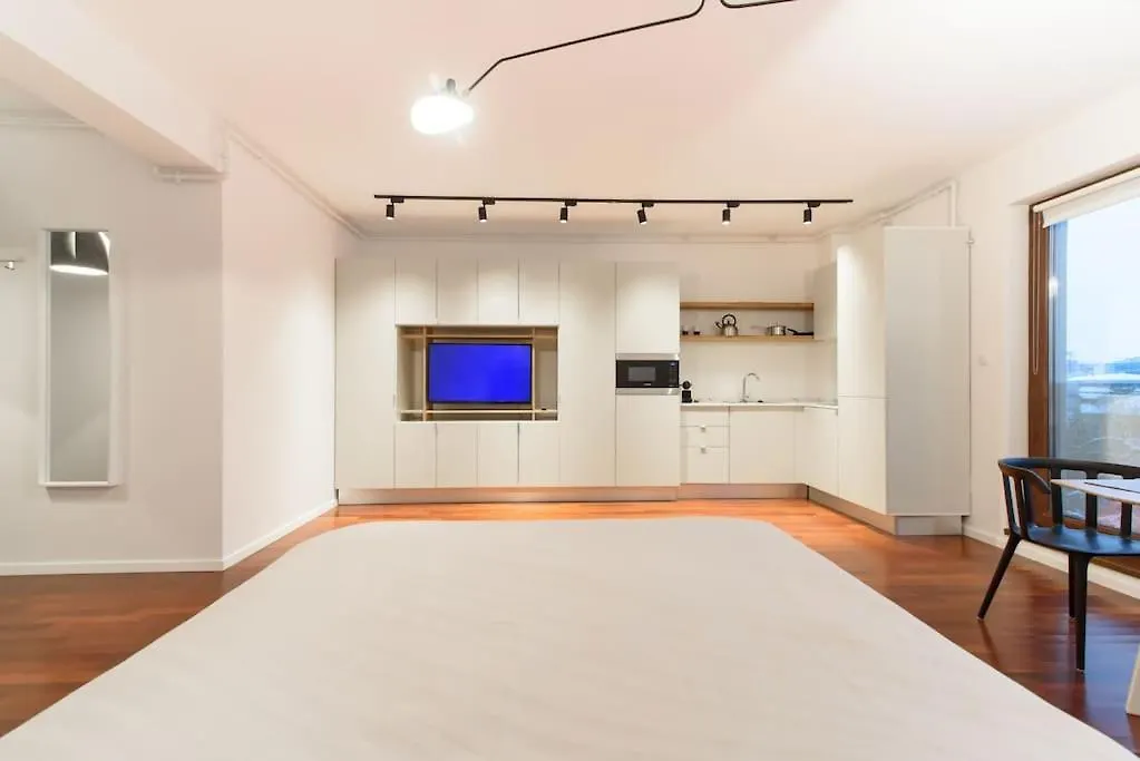 Bianco 19 - Central Studio Universitate - Old Town Bucharest Apartment